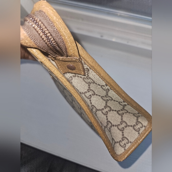 SOLD Gucci Interlocking GG Pouch/Clutch/Cosmetic Bag - Picture 4 of 16